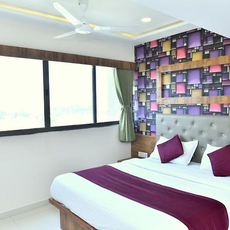 Hotel Royal King By Sky Stays Ahmedabad Exterior photo